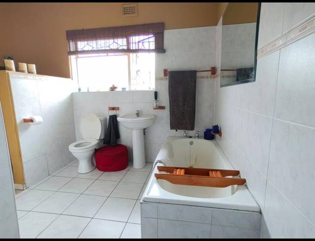 3 BEDROOM HOUSE FOR SALE IN ARBORETUM